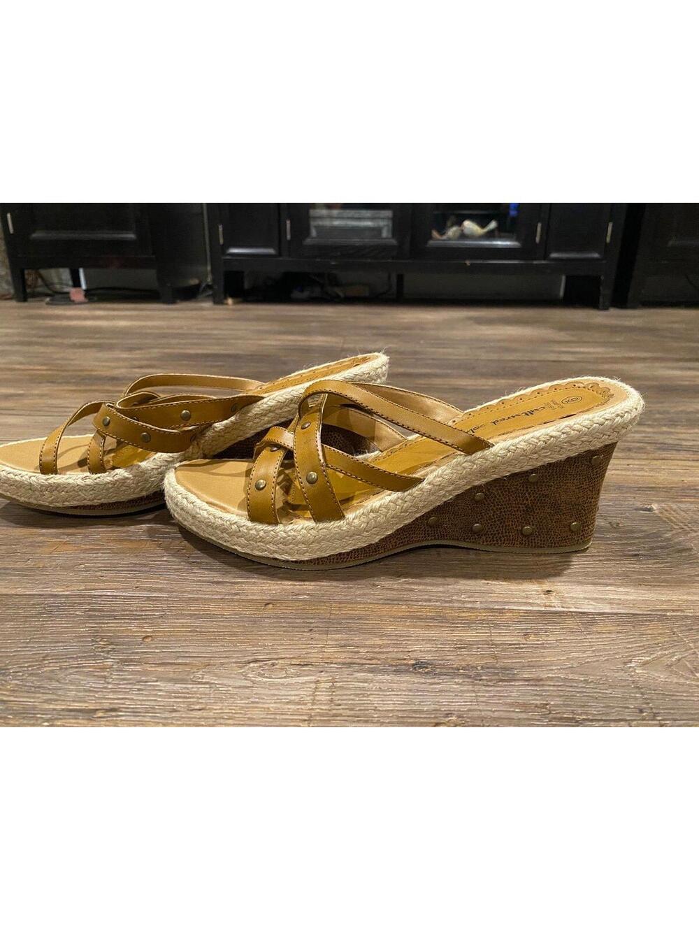 Cultured Soles Brown Wedge Sandals sz 9 NWOB